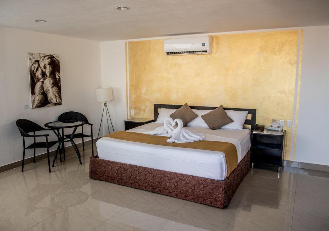 Sunrise 42 Suites By Holiday In Playa Playa del Carmen Exterior photo